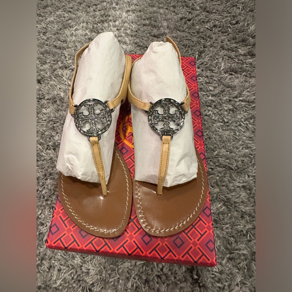Tory Burch Violet Thong Sandals- Size 5.5